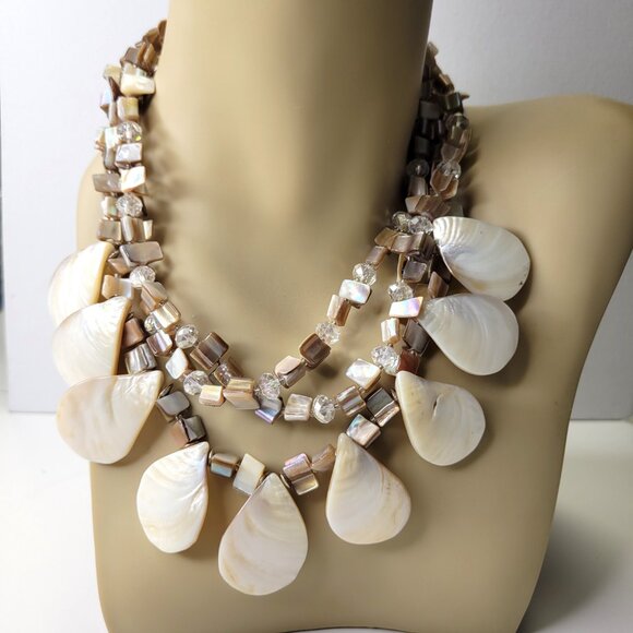 Multistrand Chunky Shell Necklace - Picture 1 of 8